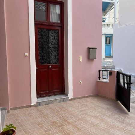 Ermoupolis, Syros City Apartments Kültér fotó